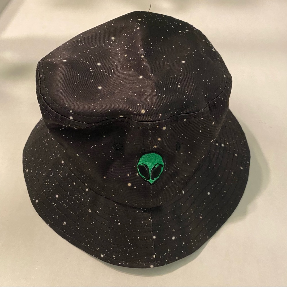 Ayylien Spaced Out Bucket Hat Festival Rave Alternative Celestial Print Goth